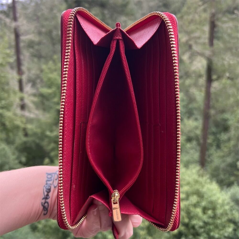 COACH Red Leather Phone Wallet with Gold Hardware EXCELLENT CONDITION AUTHENTIC - Picture 5 of 9